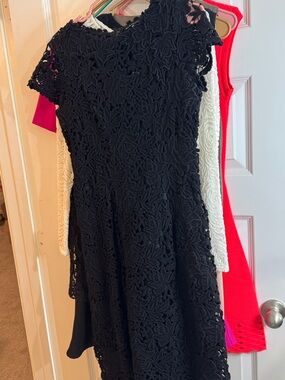 Elie Tahari Black Eyelet Dress Sz 6